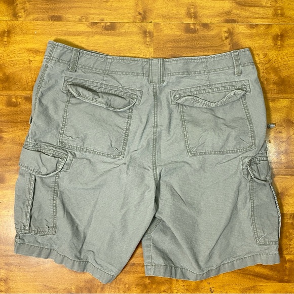 L.L. Bean Allagash Cargo Shorts Asphalt Gray Natural Fit Size 40 W Men’s - Picture 6 of 9
